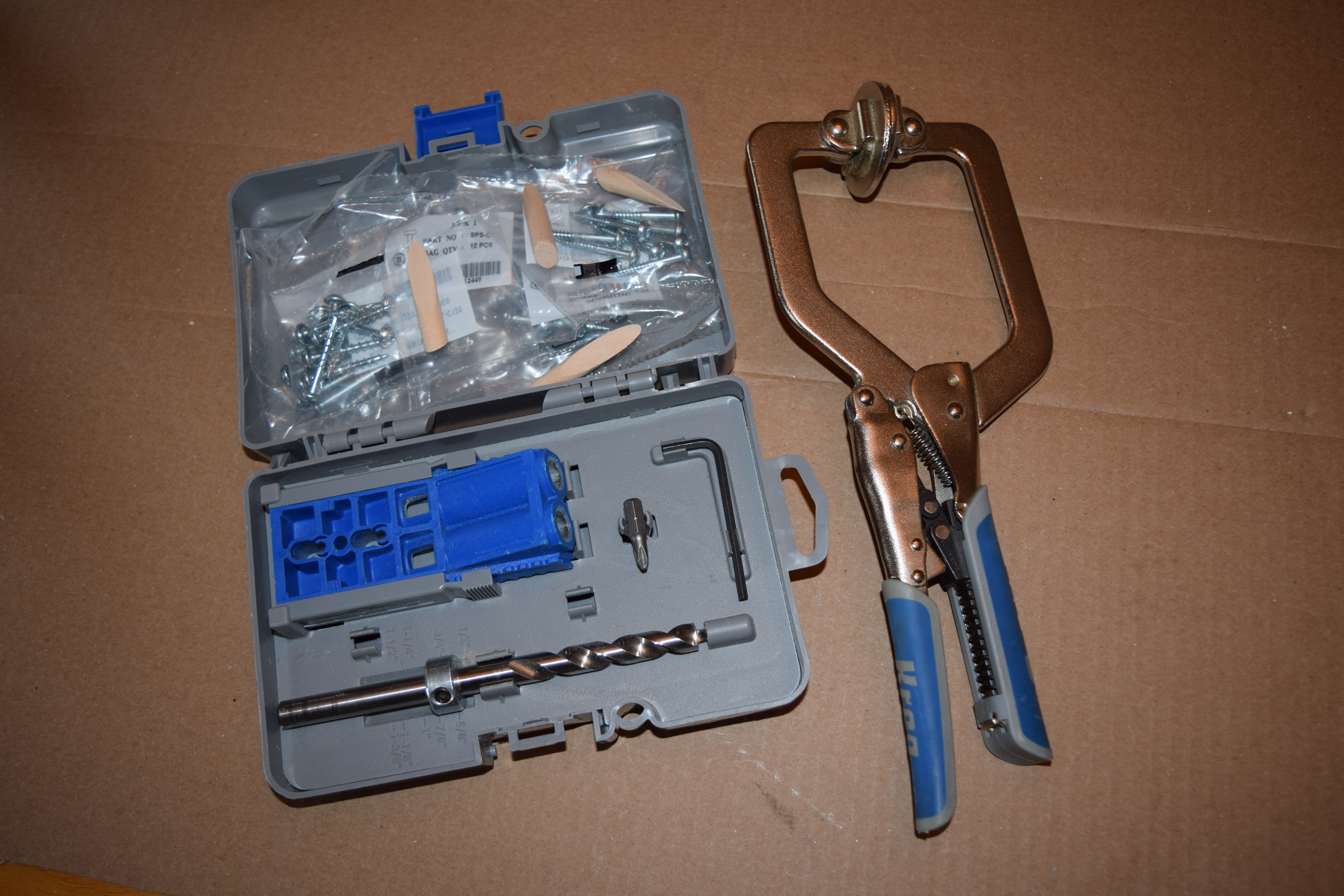Pocket Hole Jig + 2 inch assembly clamp (Model R3 by Kreg)
