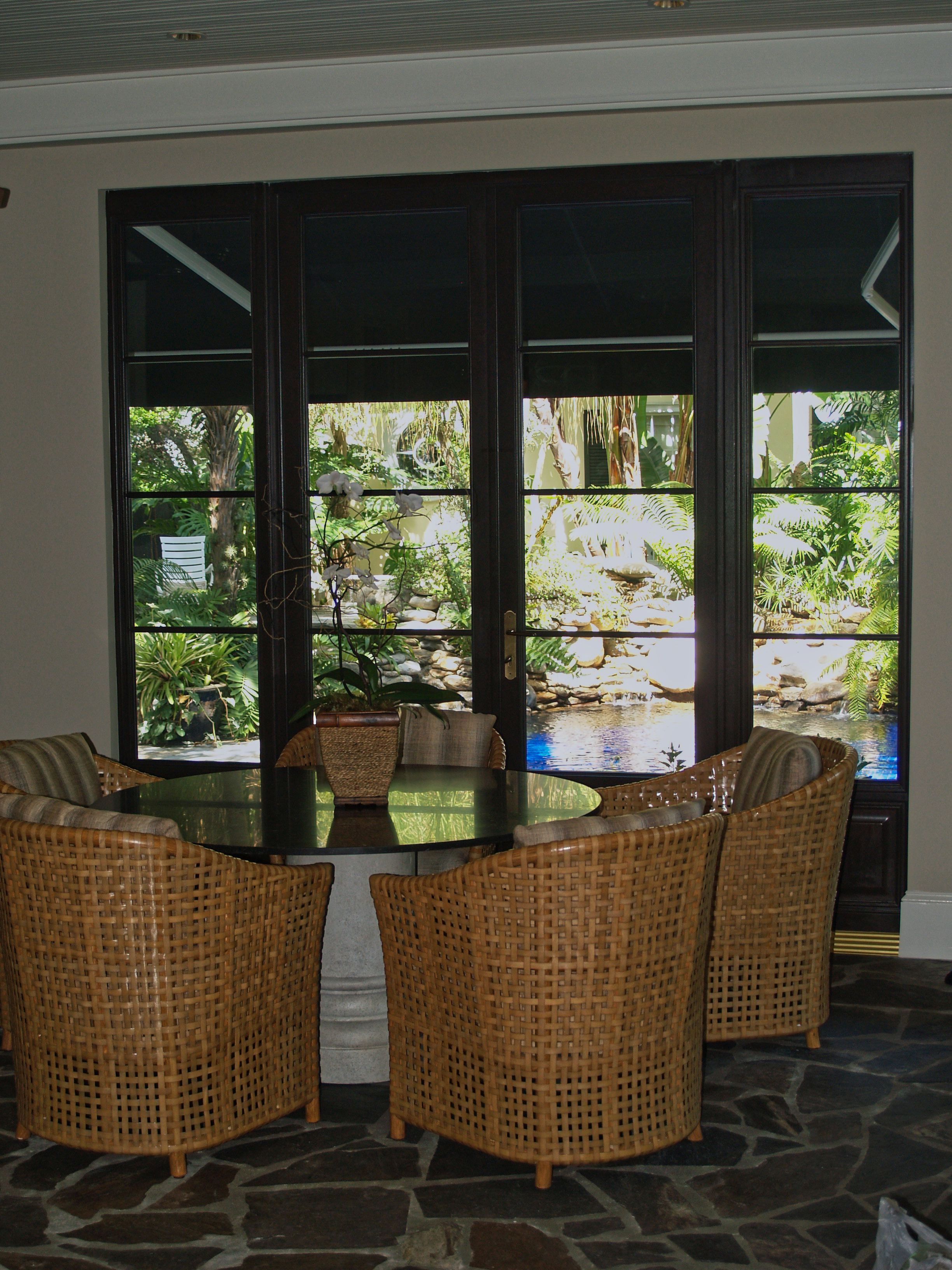 https://0201.nccdn.net/4_2/000/000/087/18f/bayshore-hideaway--5-.jpg